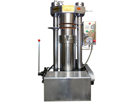 為什么液壓榨油機(jī)能夠得到廣大客戶的青睞呢？