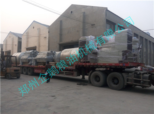 企鵝榨油機廠家10月20日發(fā)貨現(xiàn)場(圖3)