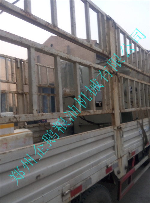 四川客戶80型螺旋榨油機(jī)設(shè)備已發(fā)貨(圖2)